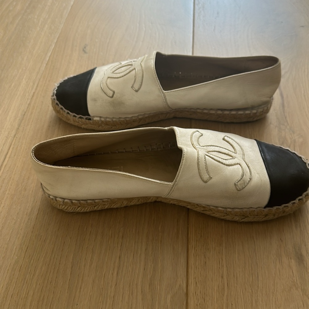 Chanel Women Cc Logo Lambskin Leather Espadrilles White Black size EU 38 - Picture 8 of 10